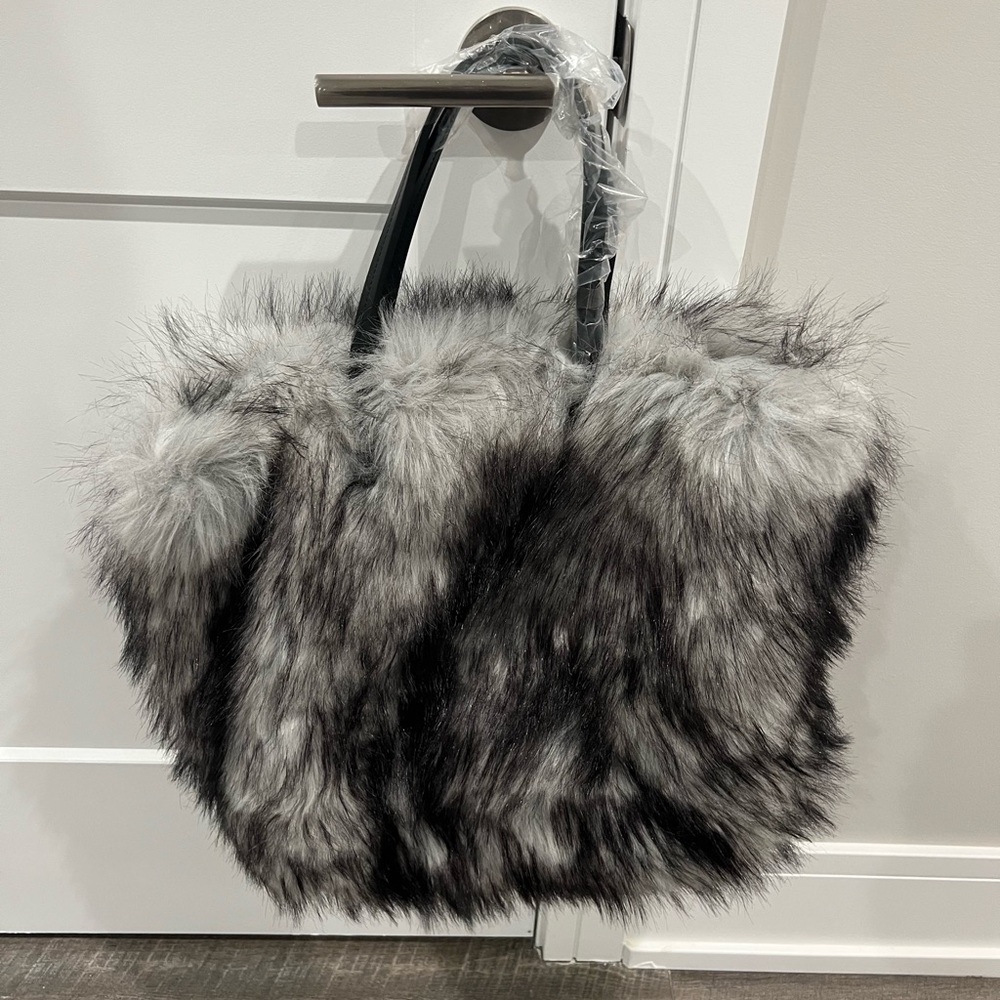 Dolce and Gabanna black fur overnight shopper new with tags - Picture 2 of 10